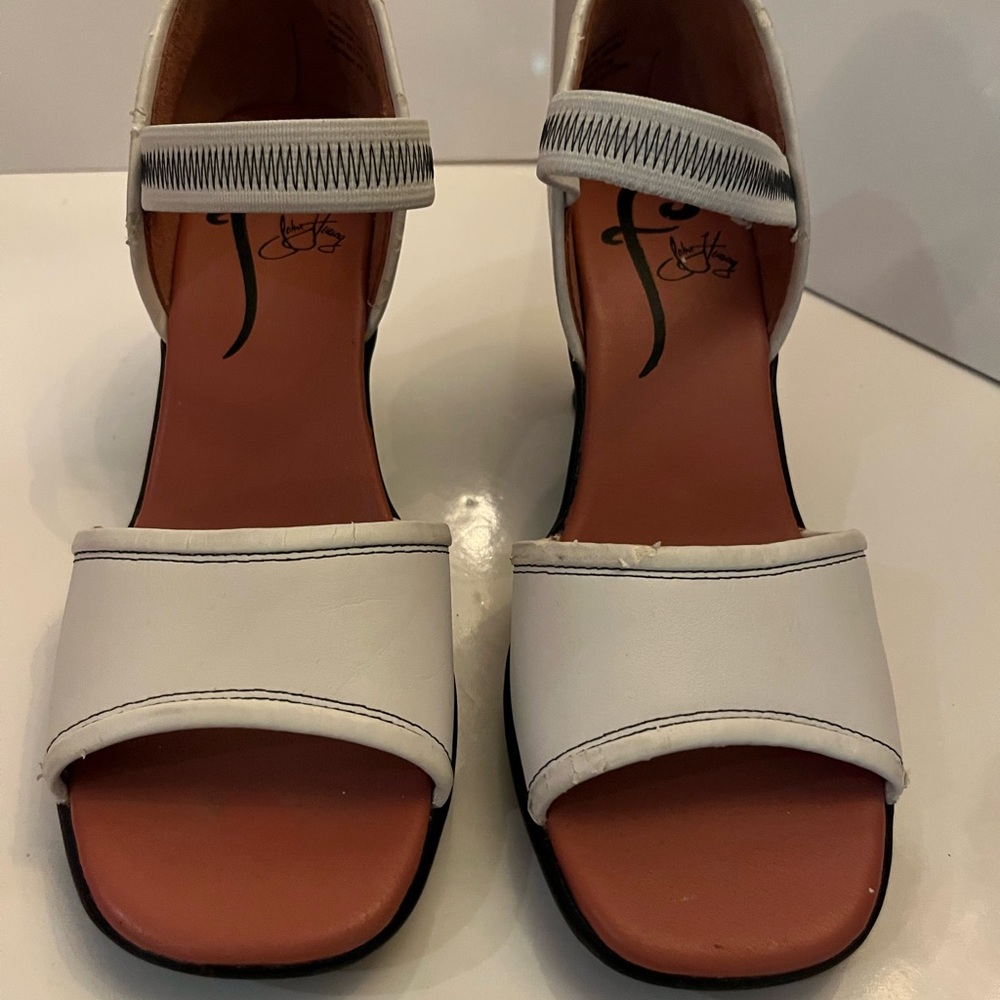John Fluevog Mae White with black stitch PROJECT SHOE 9.5w - Picture 11 of 11